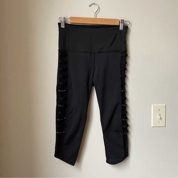 Lululemon Black Cropped Leggings with Side Accents size small - Picture 1 of 5